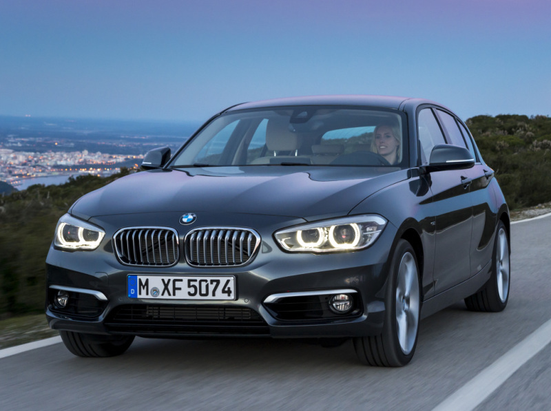 Изменилась головная оптика, бампер, а также радиаторная решетка