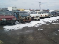 Спецстоянки Москвы заполнены брошенными автомобилями