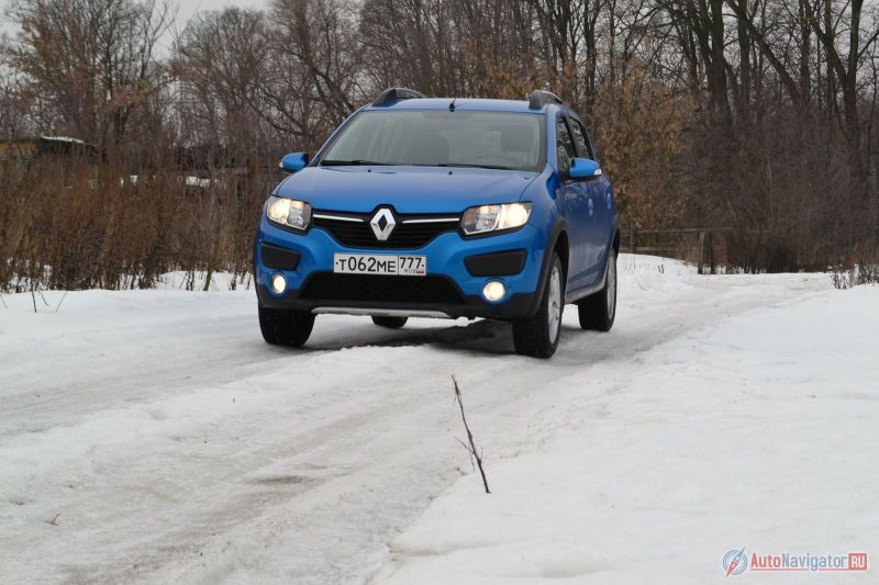 Цвет «металлик» - не опция и, в отличие от того же Sandero, доплачивать за него не нужно