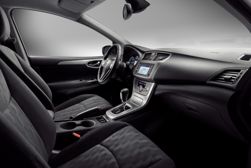 Передняя панель перекочевала с модели Sentra