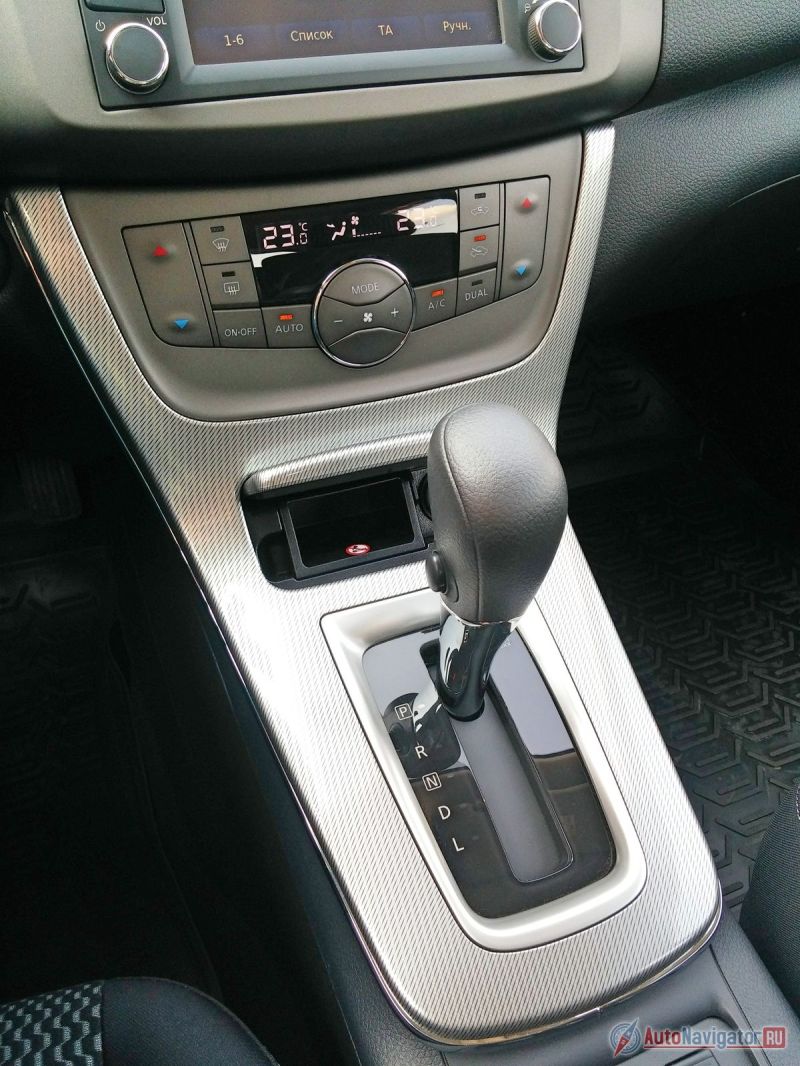 Курильщиков порадуют пепельница и прикуриватель