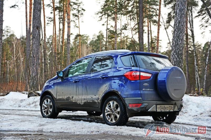 Клиренс - 200 мм. Угол въезда - 22 градуса, а угол съезда – 35 градусов