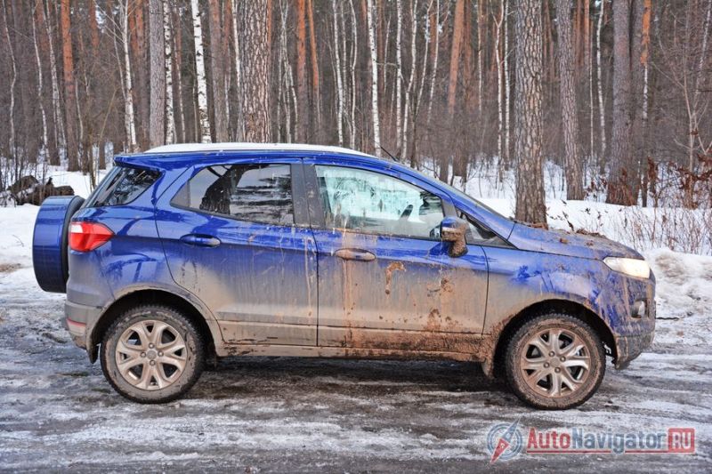 Запасное колесо на двери у столь маленькой машины визуально смотрится странно. То ли рюкзак за плечами, то ли хвост…