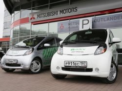 Электромобили Mitsubishi i-MiEV будут работать парконами в Москве