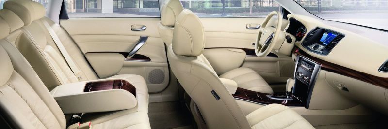 Пространства в салоне «Теаны» для четырех пассажиров с избытком