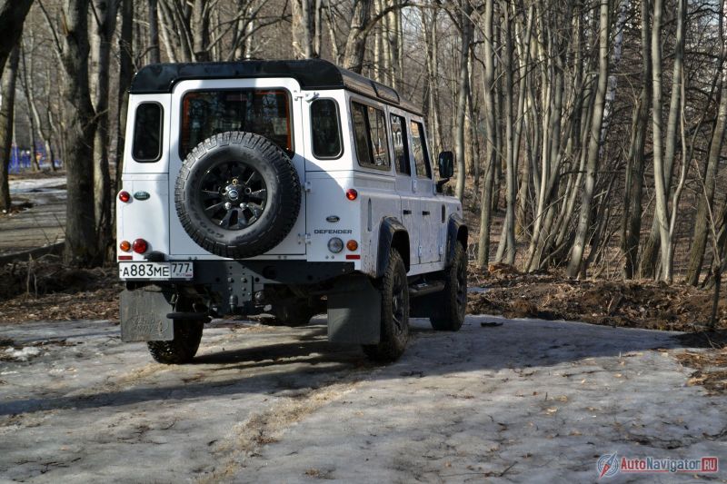 Кроме пятидверного универсала (5 или 7 мест) доступен грузовой универсал (Utility Wagon), трехдверный универсал и пятиместный четырехдверный пикап
