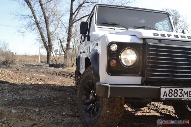 Там, где обычный кроссовер застревал, Defender даже не пробуксовывал. Во многом, кстати, это заслуга не полного привода, а нормальной внедорожной резины