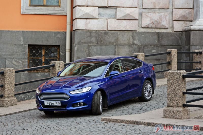 Хорошо, если бы это был Mondeo в обличье премиального суббренда Vignale, но в России такового не будет, как и версий с полным приводом, дизелями, а также европейских кузовов лифтбэк и универсал