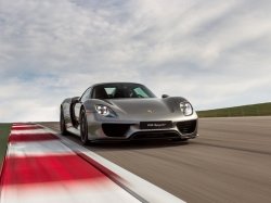 В России продан первый Porsche 918 Spyder