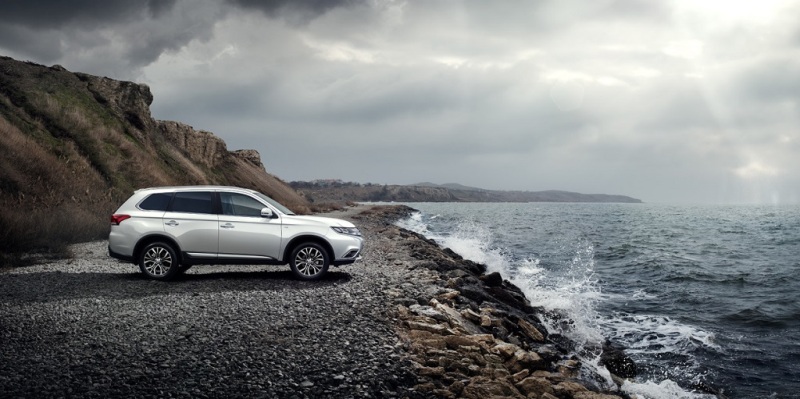 Даже в профиль рестайлинговый образец легко узнать