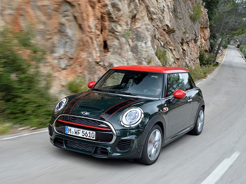 Mini John Cooper Works — в России от 1 679 000 рублей