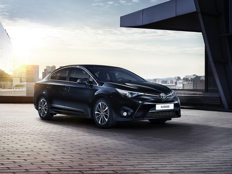 Toyota Avensis 2016 — фотогалерея