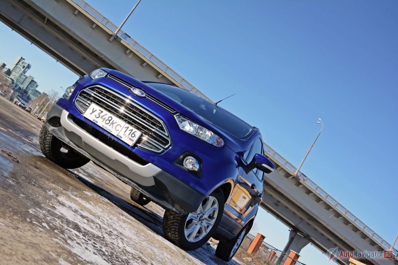 Тестовый аппарат оснащен переселективным роботом PowerShift, а значит: передним приводом, балкой в задней оси и бензиновым силовым агрегатом 1.6 (122 л.с. и 148 Нм)