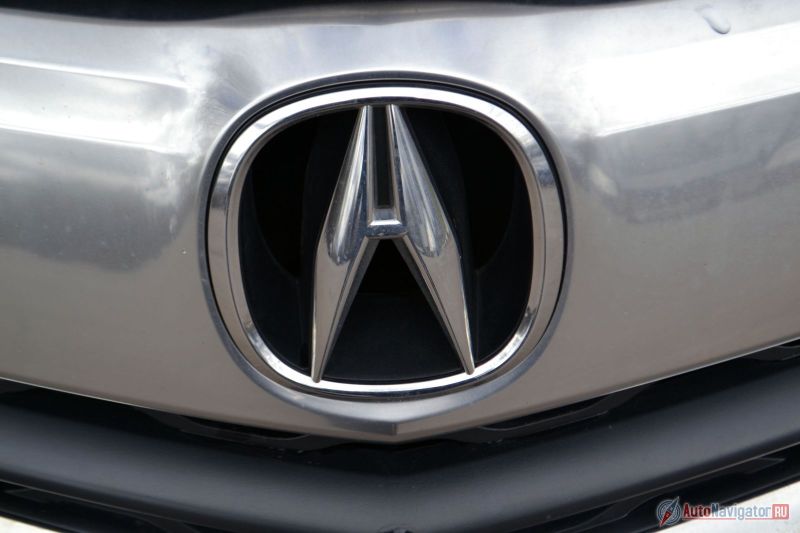 Эмблема Acura – это одновременно и стилизованная буква «А», и вроде как логотип «Хонды» напоминает, но в первую очередь это кронциркуль, тот самый, которым пользуются инженеры, чтобы все было точно