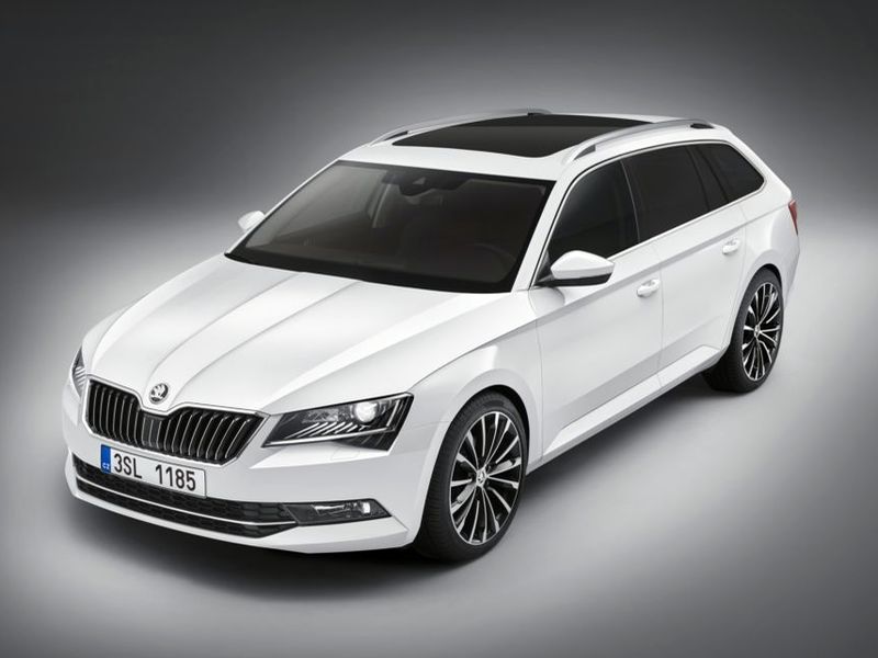 Skoda Superb Combi появится в продаже осенью