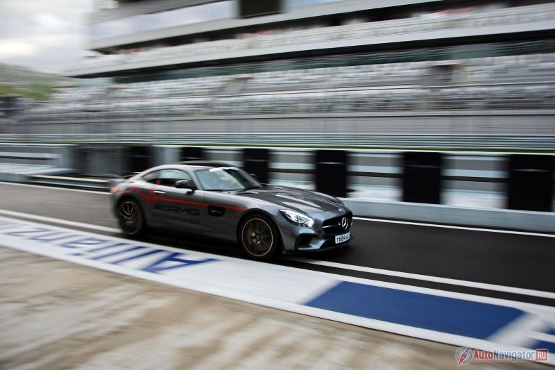 Mercedes-AMG GT-S в деле