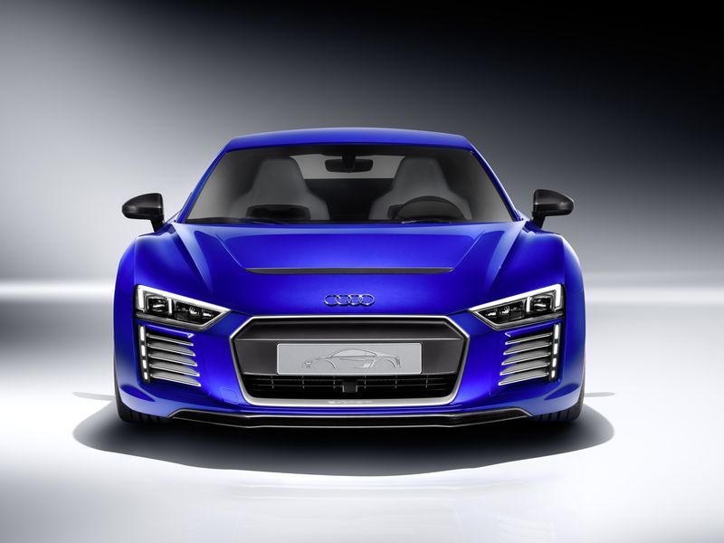 Представлен робот-электрокар Audi R8 e-tron