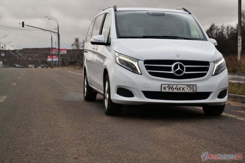 По идее, V-класс – продолжатель традиций Viano, но новому минивэну дали имя согласно легковой классификации, а вместе с именем и внешность сделали в общем корпоративном стиле марки