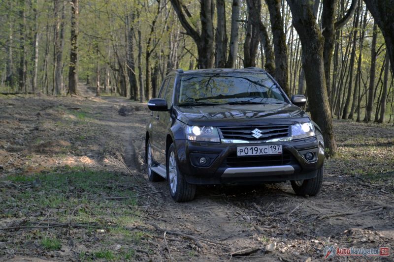 Несмотря на возраст, Grand Vitara и по сей день пользуется неплохим спросом в России. Во многом благодаря проверенным решениям, надежности и простоте
