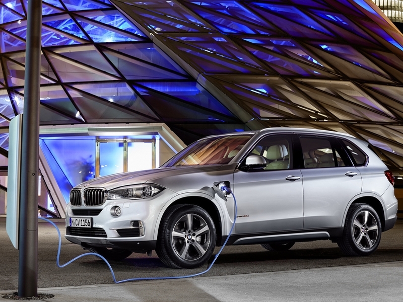 BMW X5 xDrive40e — в Германии от 68 400 евро
