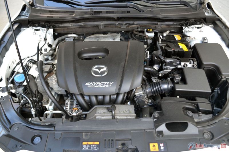 Вот оно - сердце «Мазды» с высокой степенью сжатия. Чтобы было понятно: если обычно у машин степень сжатия примерно 10,5, то у Mazda этот показатель равен 14