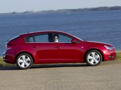 Некоторые модели Chevrolet подешевели в РФ на 200-490 тыс. рублей