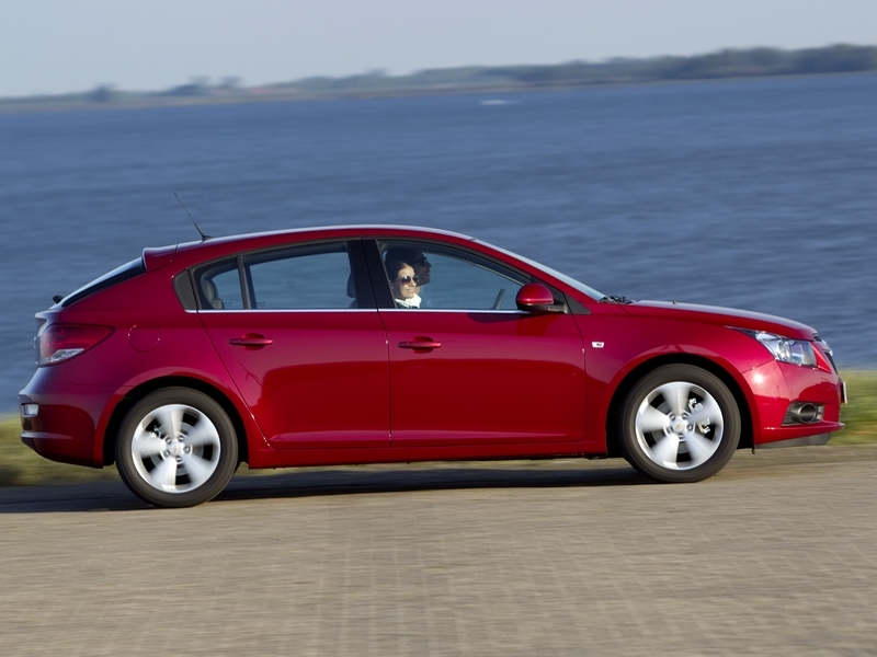 Некоторые модели Chevrolet подешевели в РФ на 200-490 тыс. рублей