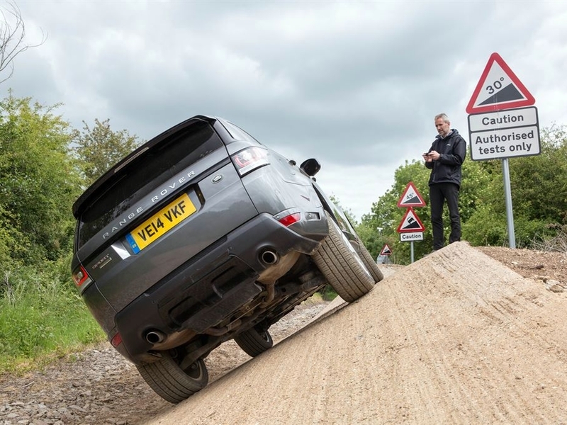 Land Rover Range Rover Sport получил пульт дистанционного управления