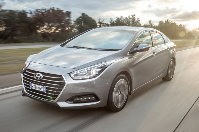 Hyundai i40 2015: Скромный рестайлинг?