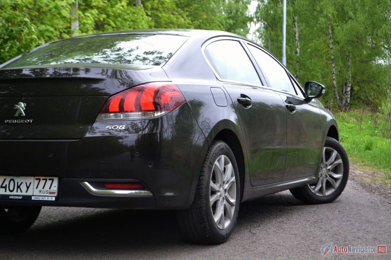 Задние огни Peugeot не спутать ни с чьими другими