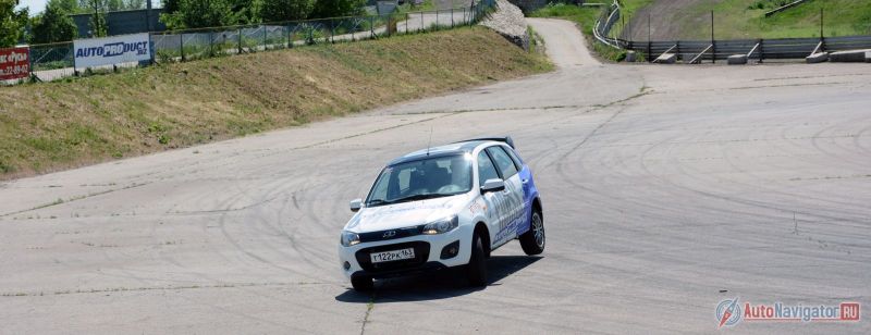 Но крены велики, а в условиях боевой езды разгруженные колёса всё равно отрываются от земли