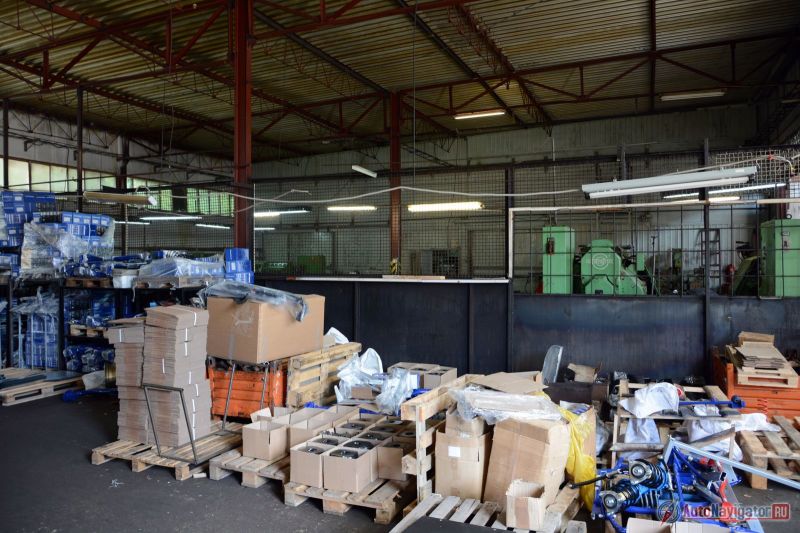 За стеной – производство