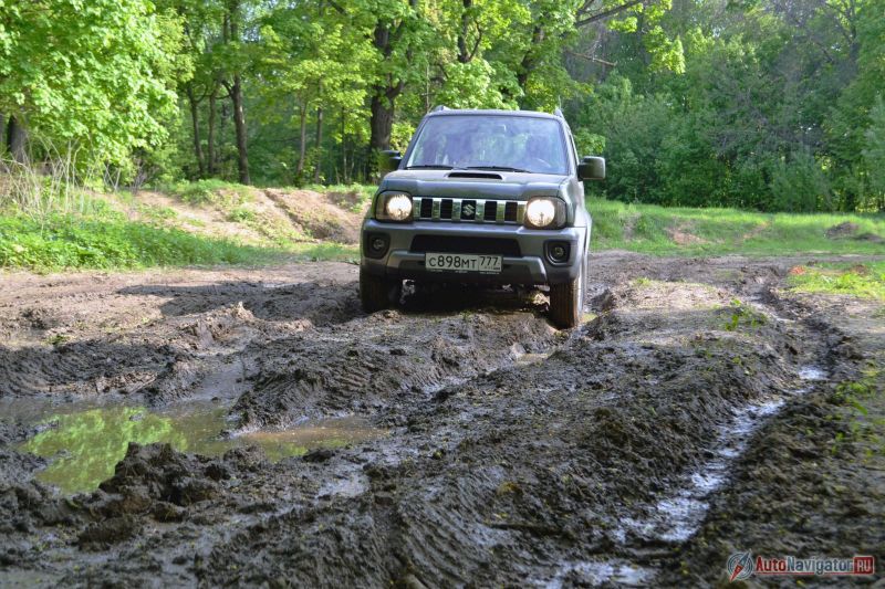 Suzuki Jimny: Мал золотник, да дорог