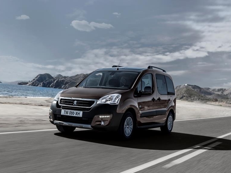 Обновленные Peugeot Partner Fourgon и Partner Tepee — в России от 860 000 рублей