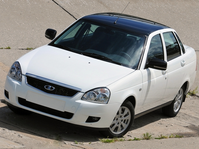 Двухцветная Lada Priora — фото от производителя