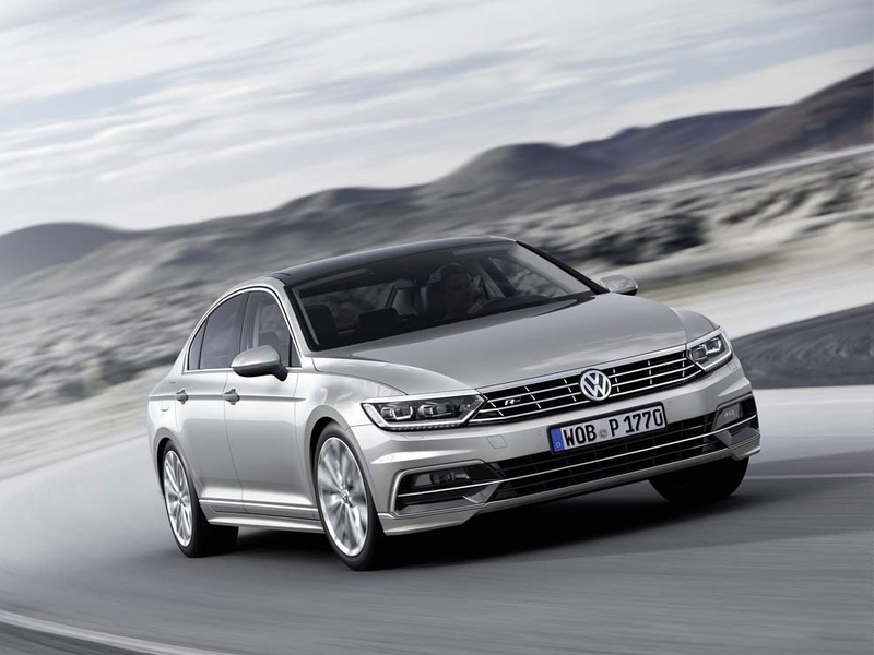 Volkswagen Passat VIII получил индикационный дисплей Head-up