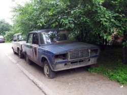 Более 5,6 тысяч брошенных автомобилей выявлено в Москве в 2015 году