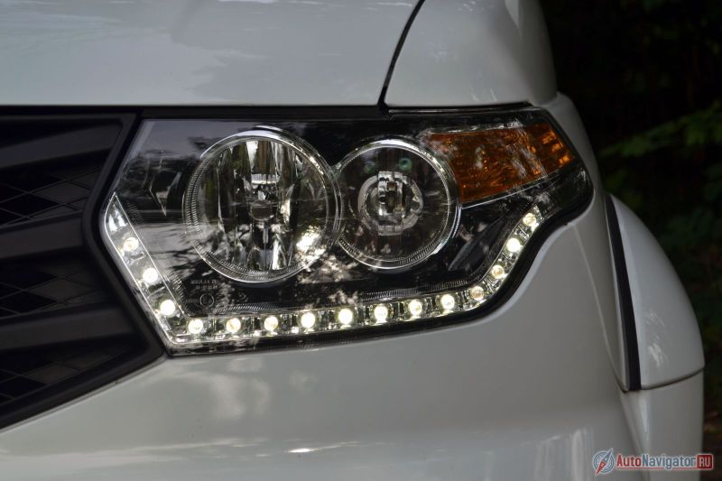 Ксенон, естественно, не доступен. А ночью на загородных дорогах без освещения света хотелось бы больше. Но, может, это и к лучшему – недостаток света, вынуждает ехать медленнее и аккуратнее