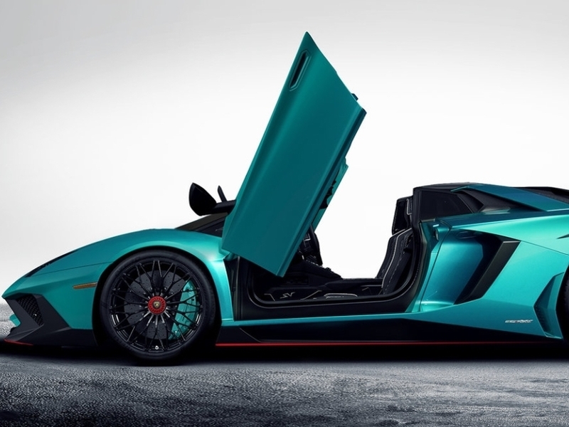Премьера Lamborghini Aventador LP750-4 Superveloce Roadster пройдет 14 августа