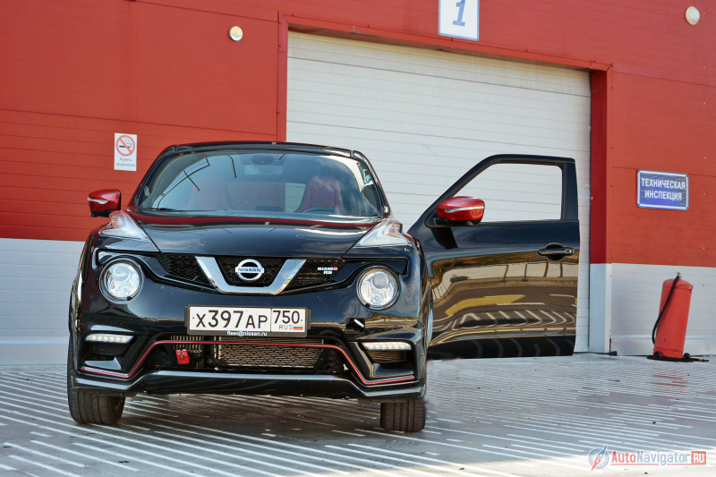 Красивый обвес Juke Nismo RS инженеры доводили в аэродинамической трубе. Так что - это не только косметика