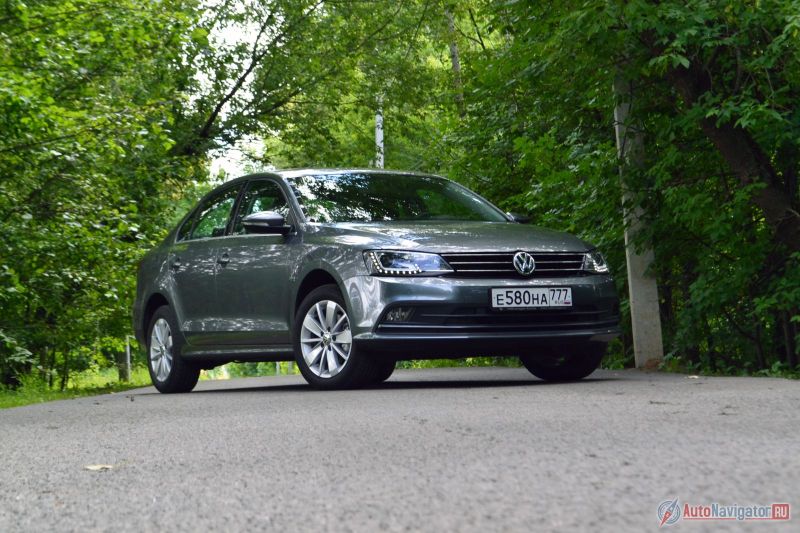 Volkswagen Jetta 2015: Главное, чтобы костюмчик сидел