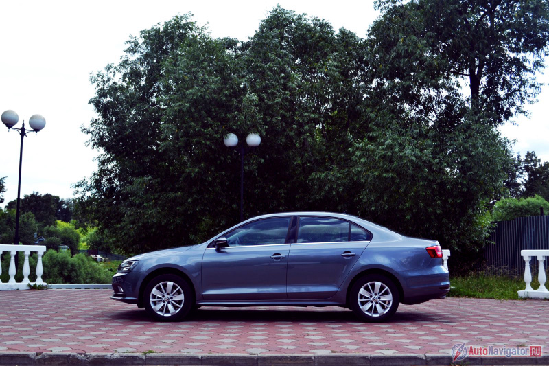 Двадцать лет назад Passat был как раз таким размером, как сейчас Jetta