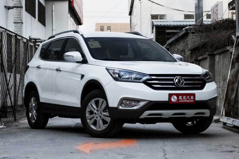 DongFeng AX7: Стильный китаец