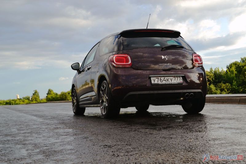 При виде этого зада Mini начинает нервничать