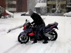 Езда на мотоцикле зимой может быть запрещена