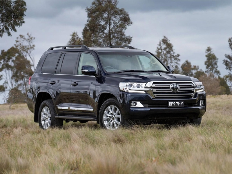 Обновленный Toyota Land Cruiser 200 доберется до России в ближайшее время