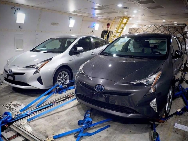 Гибрид Toyota Prius New снял камуфляж