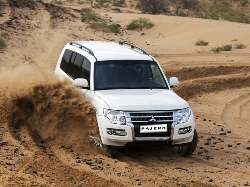 Mitsubishi Pajero временно подешевел на 300 тысяч рублей