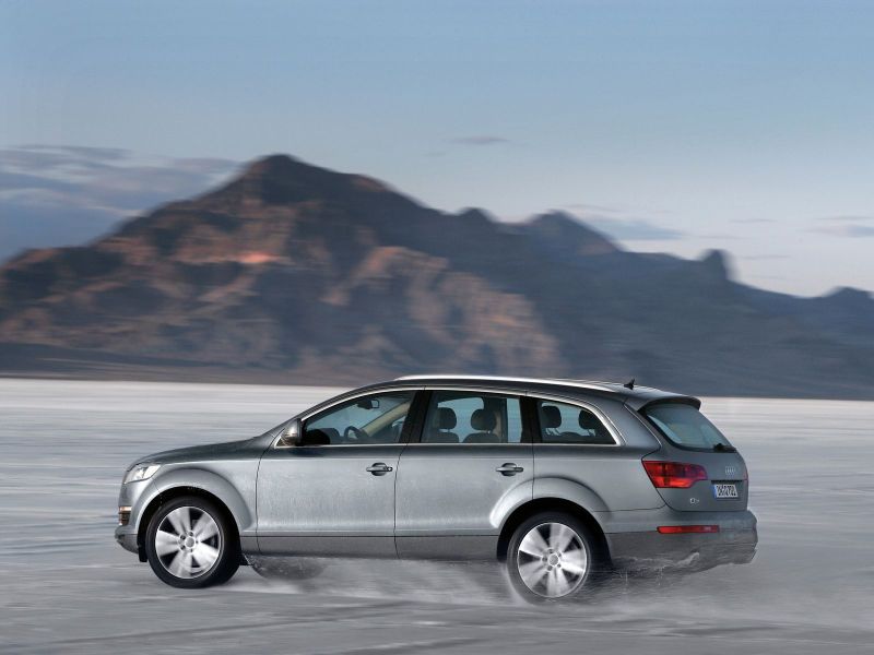 В длину Q7 5086 мм, в ширину 1983 мм, а в высоту – 1737 мм