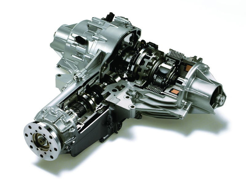 Задний редуктор. Не забывайте менять в нем масло в то же время, когда проводите обслуживание КПП